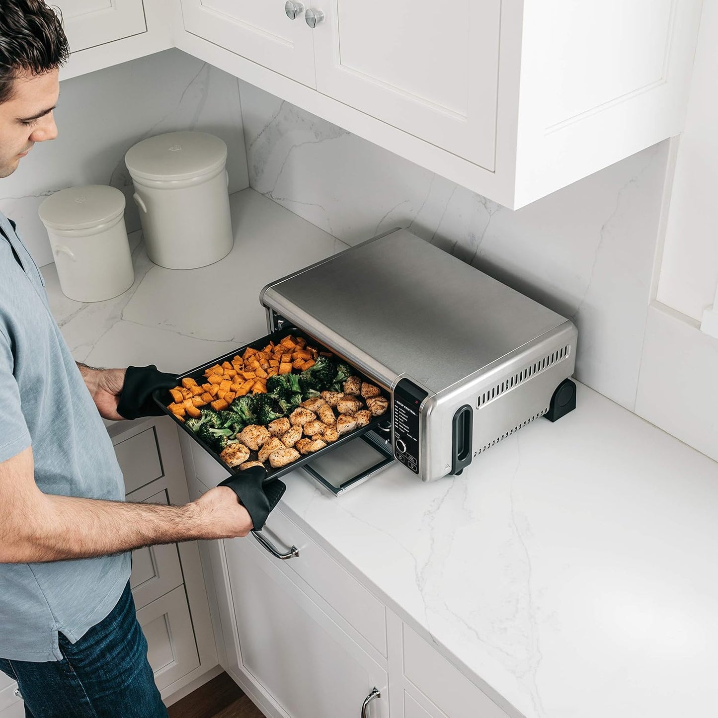 Ninja Digital Air Fryer & Toaster Oven - 8-in-1 Functionality | XL Capacity | Flip-Up Design | 1800 Watt | Silver