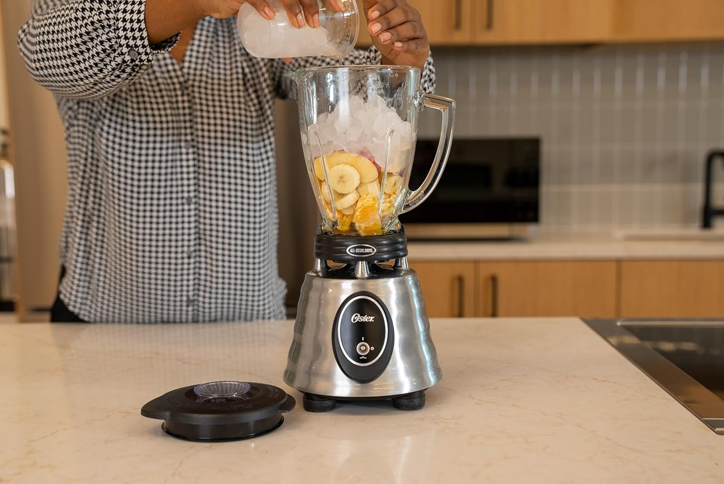 Oster Classic Series Blender - 1000W Power, 6-Cup Glass Jar, Stainless Steel Finish