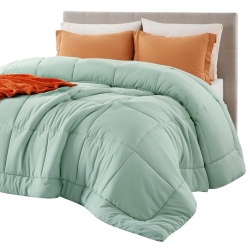 Bedsure Comforter Duvet Insert - Quilted Comforters Twin XL Size, All Season Duvet, GentleSoft Down Alternative Bedding Blanket, with 8 Tabs, Gifts for Women/Men, Sage Green, Twin XL 92 x 68 Inches