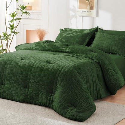 HYMOKEGE Dark Green King Size Comforter Set Seersucker 7 Pieces, All Season Luxury Bed in a Bag for Bedroom, Bedding Set with Comforters, Sheets, Pillowcases & Shams