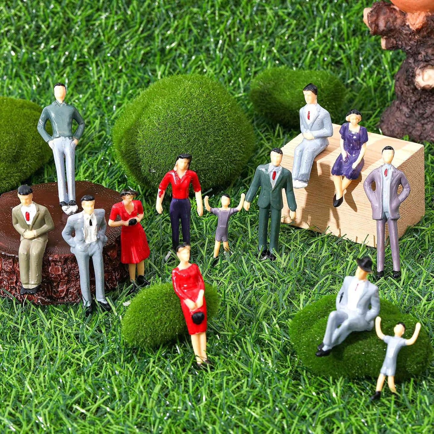 Skiennix Miniature People Figurines - 30 Pcs 1:30 Scale Tiny Models for Realistic Scenes