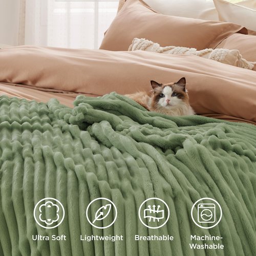 Bedsure GentleSoft Reseda Twin XL Blanket for Bed - Cozy Soft Blankets for Women, Cute Small Fleece Throws for Girls, Birthday Gifts for Women Decor Gifts for Mom, 66x90 Inches