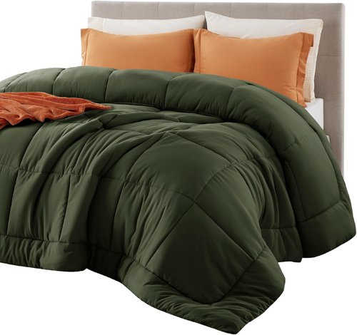 Bedsure Comforter Duvet Insert - All-Season Quilted King Size Down Alternative Bedding, Olive Green 90 x 102 Inches