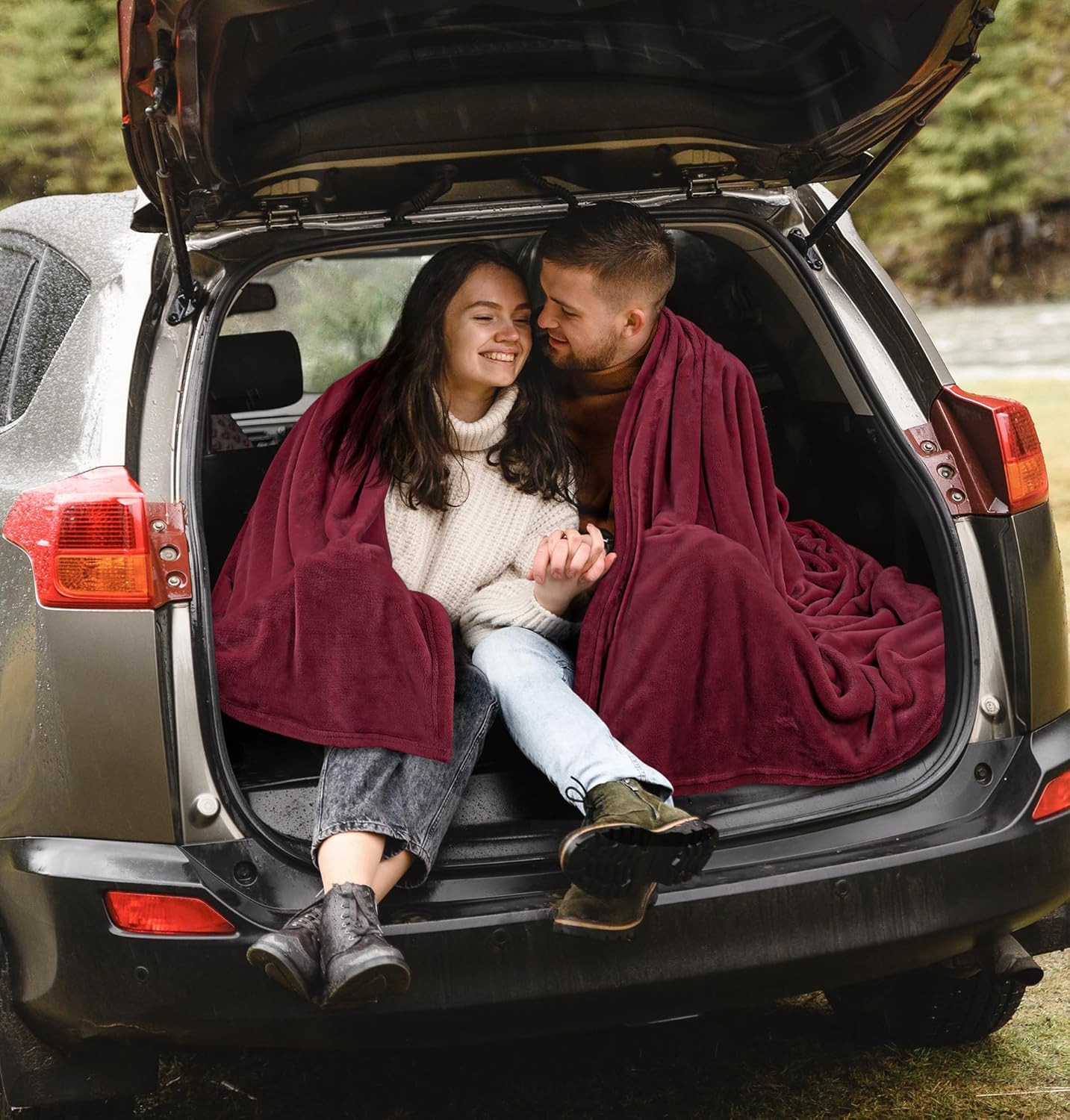 Utopia Bedding Fleece Blanket - Luxury Anti-Static Soft Microfiber Throw in Burgundy | 50x60 Inch