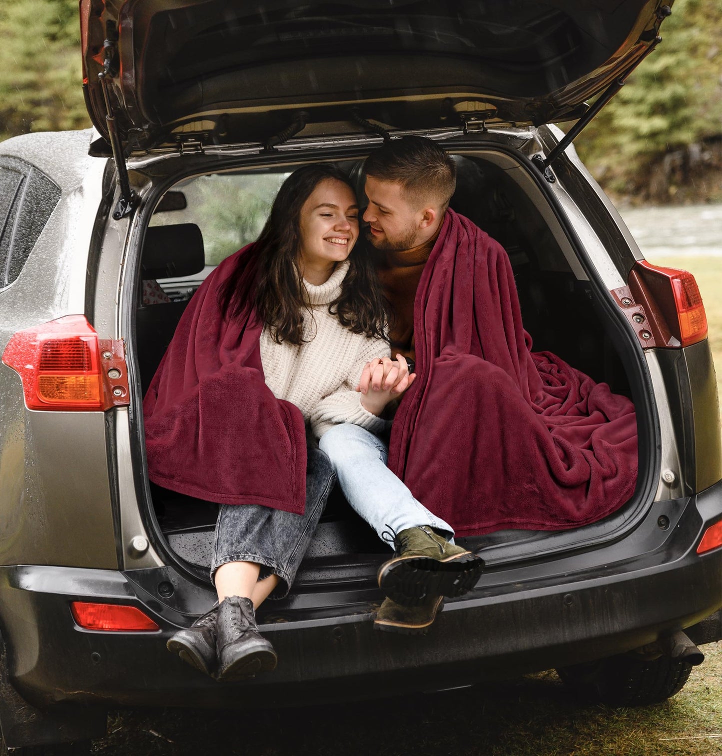 Utopia Bedding Fleece Blanket Twin Size Burgundy 300GSM Luxury Anti-Static Fuzzy Soft Microfiber Bed Blanket (60x80 Inch)