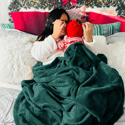 Bedsure GentleSoft Fleece Blanket - Lightweight Plush Cozy Twin Size in Emerald Green, 60x80 Inches