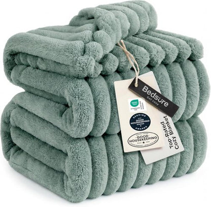 Bedsure GentleSoft King Size Blanket - Cozy Sage Green Fleece Throw, 108x90 Inches for Ultimate Comfort