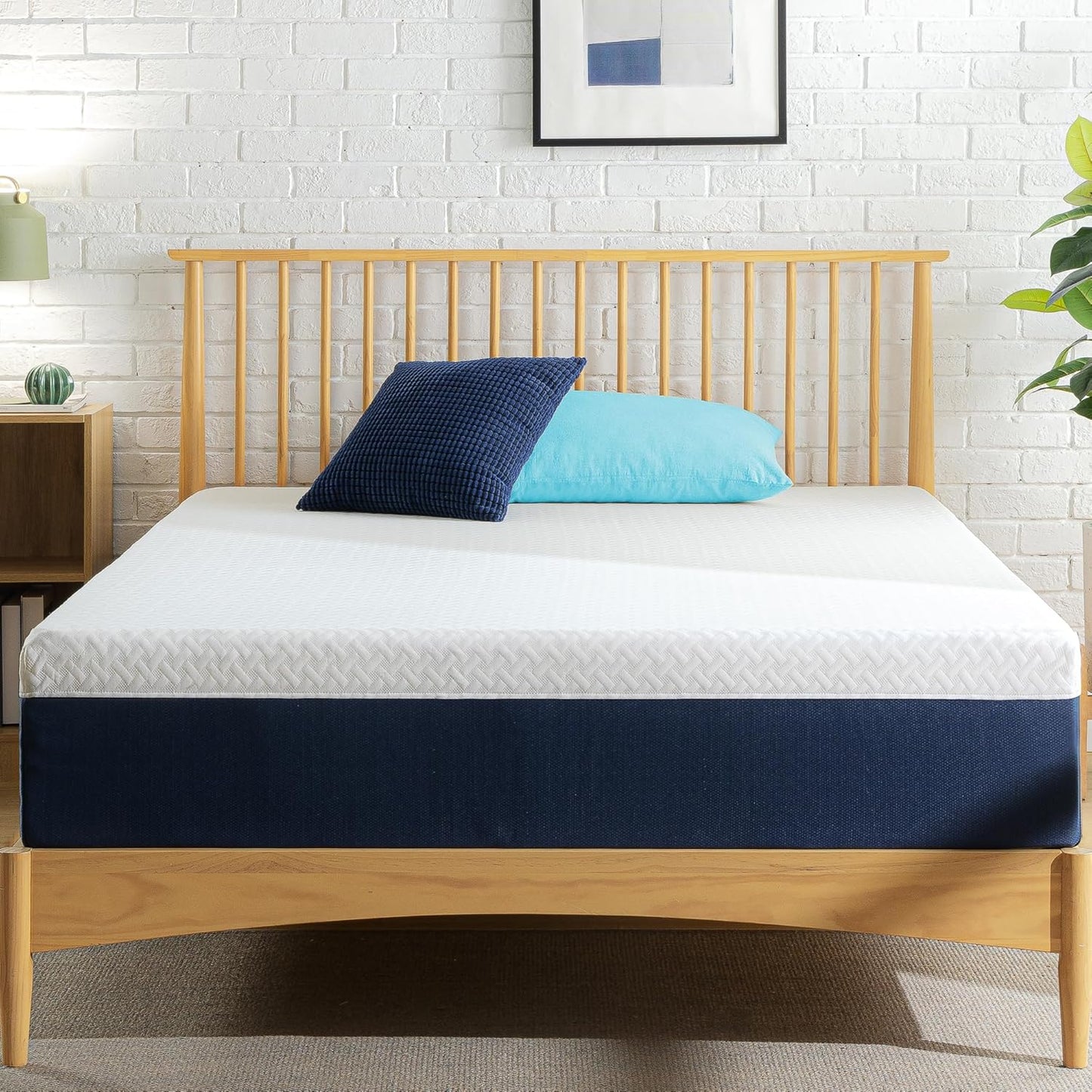Zinus 12 Inch Queen Cooling Comfort Hybrid Mattress - Fiberglass Free, Medium Firm, Motion Isolation, Certified Safe Foams