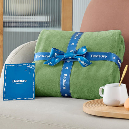 Bedsure GentleSoft Green Throw Blanket for Couch - 300GSM Soft Cozy Fleece Blankets for Home Decor Gifts, Emerald, 50x60 Inches