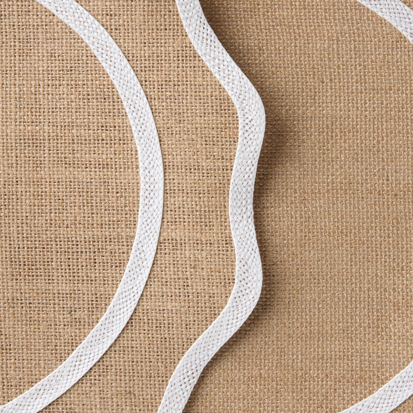 MARTHA STEWART Hessian Textured Wedge Border Placemats 6-Pack Set, 100% Natural Jute & Burlap, Woven Scallop Border Placemat, Natural/White, 15”x15” Round