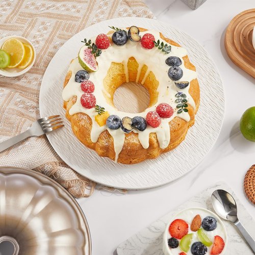 KITESSENSU 9-Inch Non-Stick Cake Pan - 12-Cup Premium Fluted Baking Mold in Champagne Gold