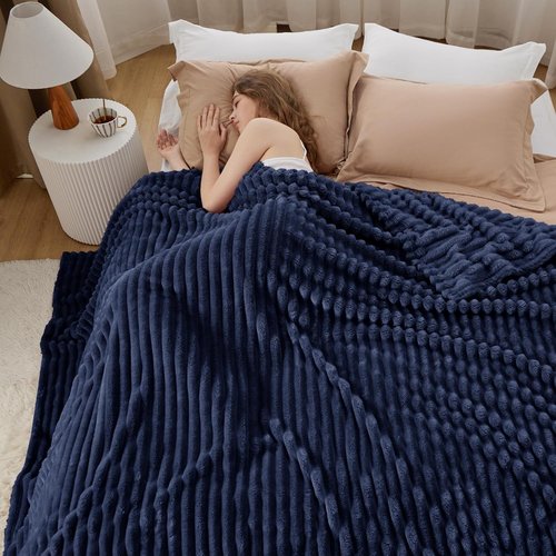 Bedsure GentleSoft Full Blanket - Cozy Navy Blue Throw for Women | Soft, Large 84x90 Inches