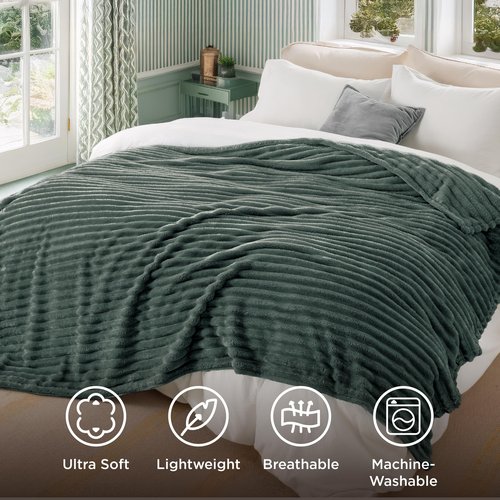 Bedsure GentleSoft Mallard Green Fleece Blanket for Couch - Cozy Soft Blankets for Women, Cute Small Throws for Girls, 108x90 Inches
