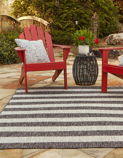 Unique Loom Outdoor Striped Collection Area Rug - Distressed Stripe (5' 1" x 7' 1" Rectangle Charcoal Gray/Ivory)