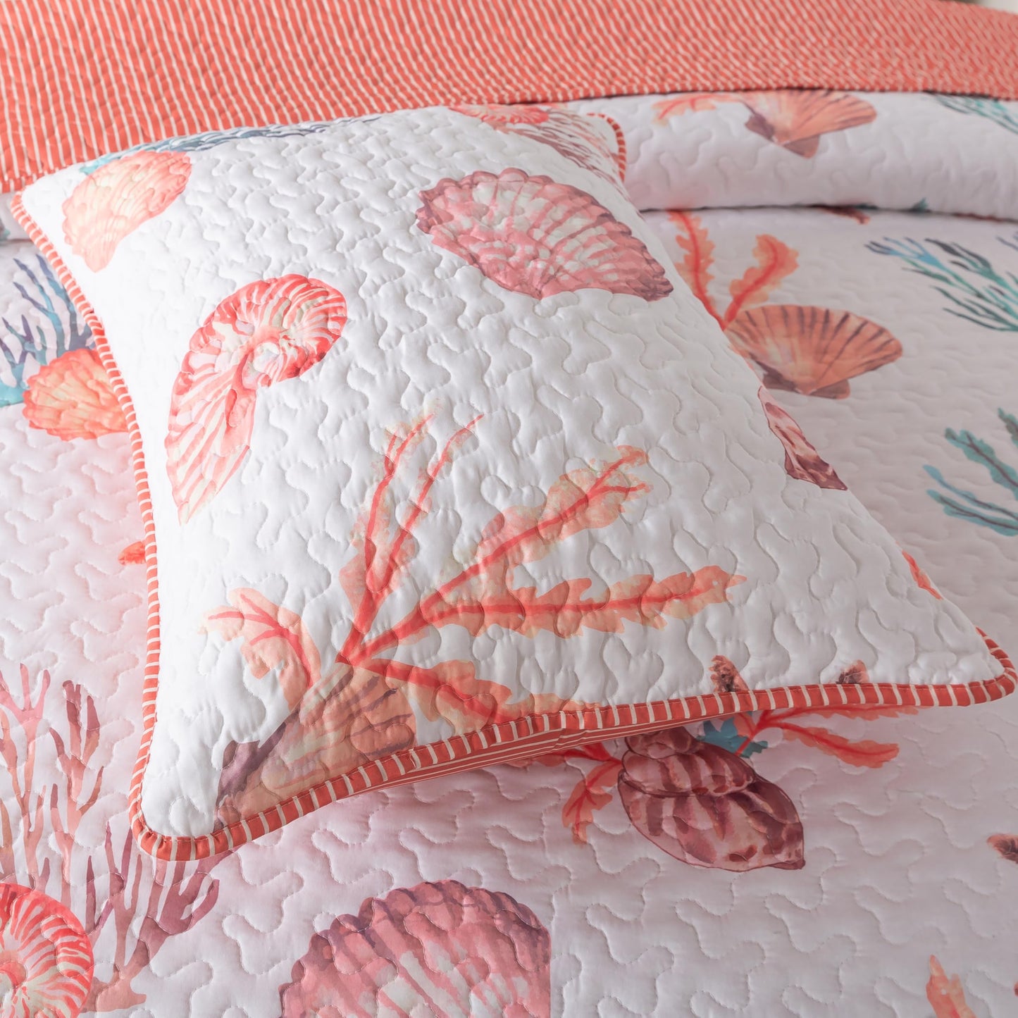 Soul & Lane Seaside Treasures Bedding Quilt Set - King with 2 Shams | Ocean Beachfront Lightweight Quilted Bedspread