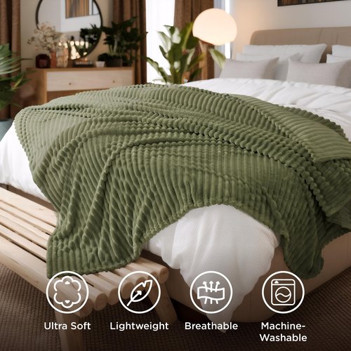 Bedsure GentleSoft California King Size Blanket for Couch - Cozy Soft Blankets for Women, Cute Small Fleece Throws for Girls, Birthday Gifts for Women, Moss, 102x96 Inches