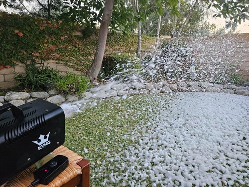 KYNG Snow Machine - 650W Wired Remote Snowflake Maker for DJ Parties & Holiday Celebrations