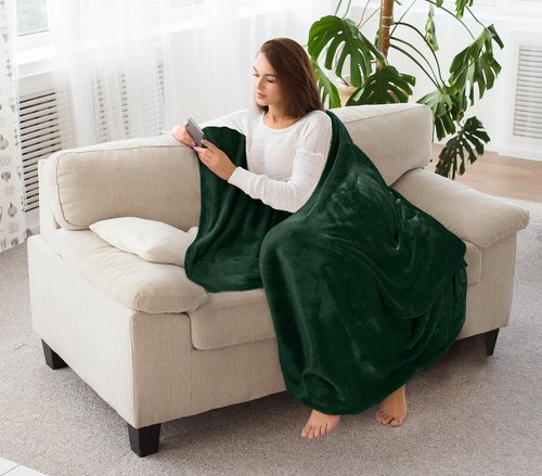 Utopia Bedding Fleece Blanket Throw Size Forest Green 300GSM Luxury Anti-Static Fuzzy Soft Microfiber Blanket for Couch, Sofa and Bed (50x60 Inch)
