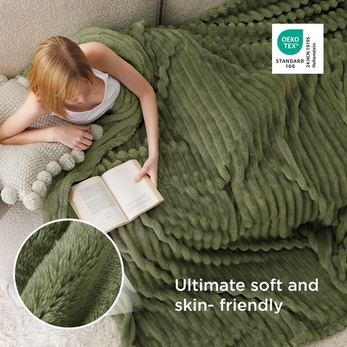 Bedsure GentleSoft California King Size Blanket for Couch - Cozy Soft Blankets for Women, Cute Small Fleece Throws for Girls, Birthday Gifts for Women, Moss, 102x96 Inches