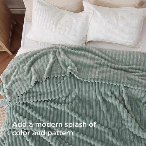 Bedsure GentleSoft King Size Blanket - Cozy Sage Green Fleece Throw, 108x90 Inches for Ultimate Comfort
