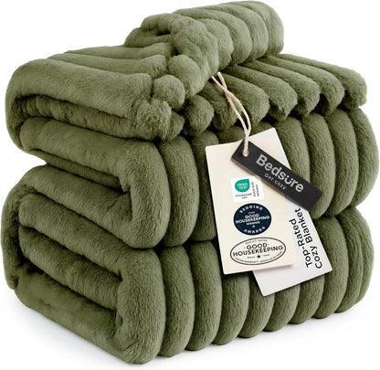 Bedsure GentleSoft California King Size Blanket - Cozy Fleece Throw in Moss, 102x96 Inches for Ultimate Comfort