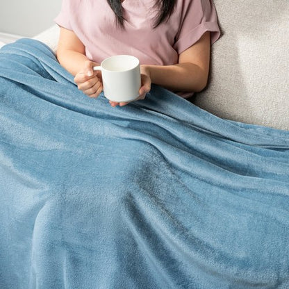 PAVILIA Dusty Blue Fleece Throw Blanket for Couch, Light Slate Blue Super Soft Fuzzy Flannel Throw for Sofa, Luxury Plush Microfiber Bed Blanket, Cozy Home Decorative Velvet Gift Blanket, 50x60