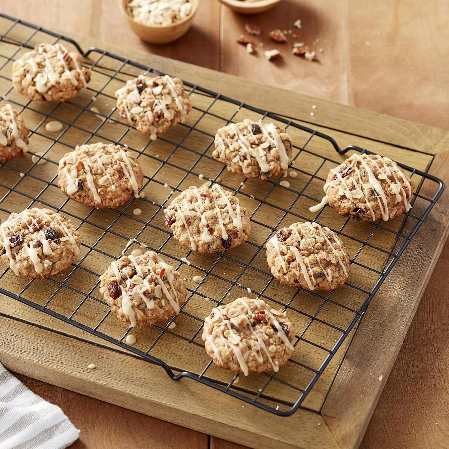 Wilton Gold Non-Stick Bakeware - Premium Warp-Resistant Design with Cooling Grid | 16 x 10 in
